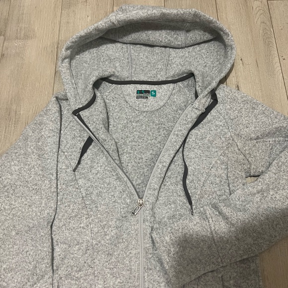 Under Armour Sweater - Picture 5 of 6